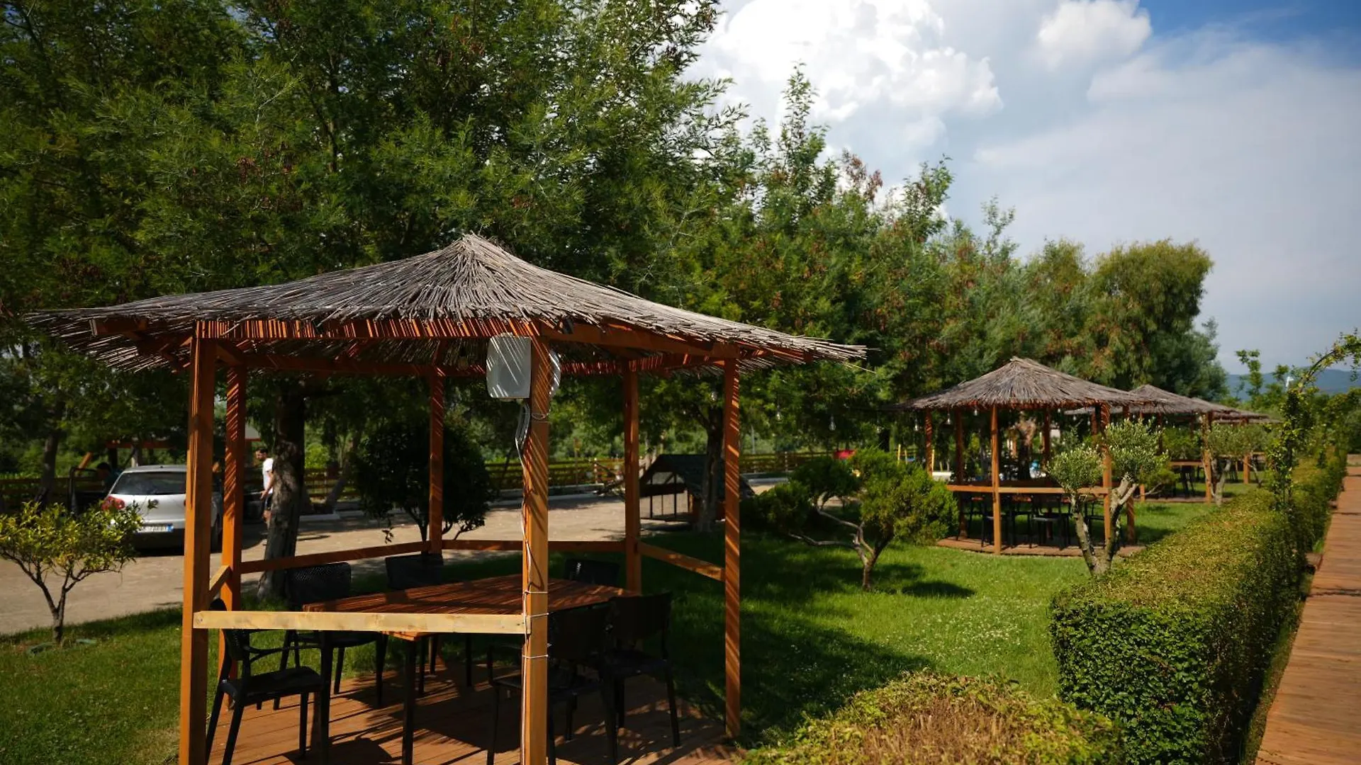Paradise Laguna Vain Lezha Szálloda