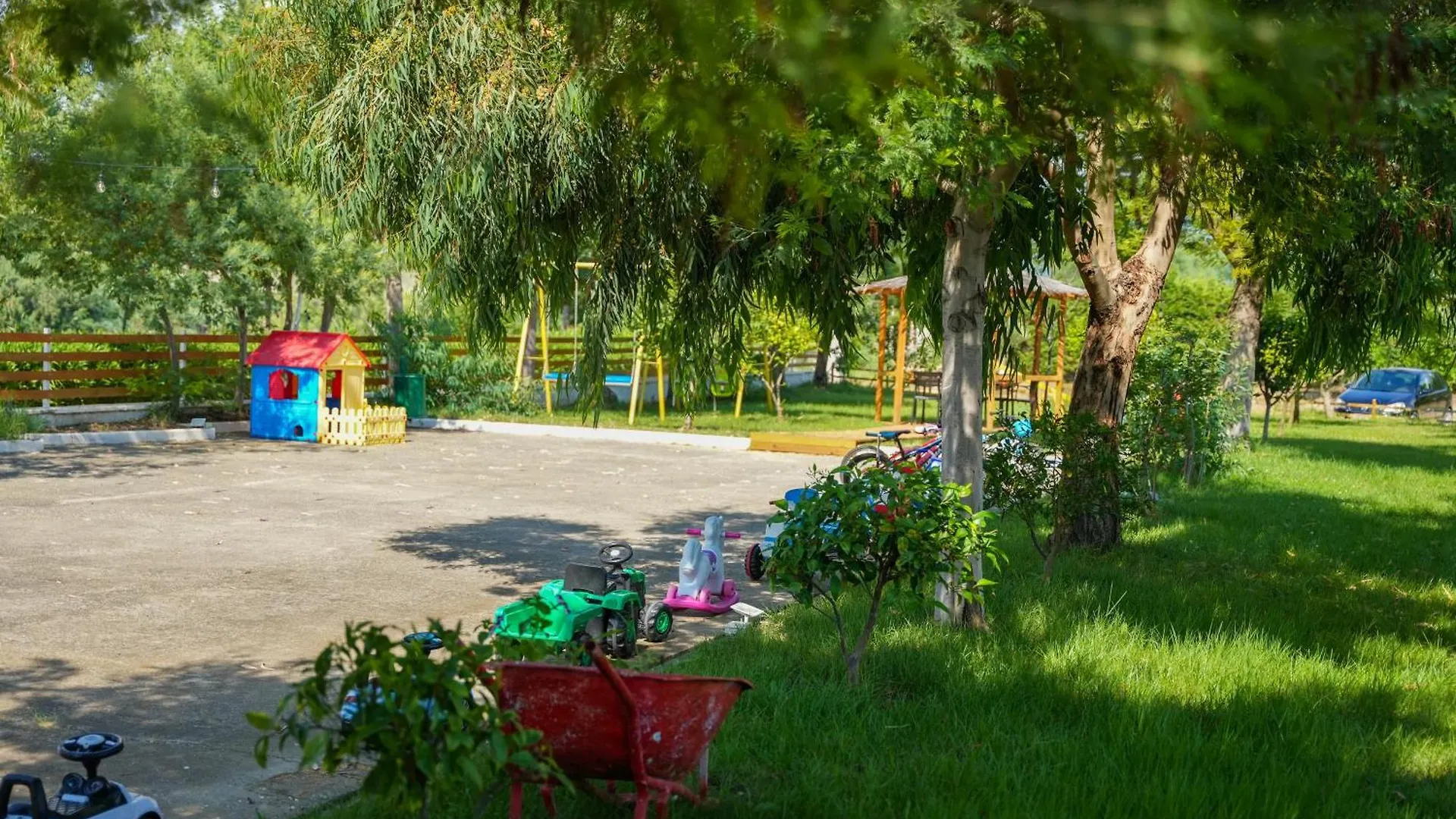 Hotel PARADISE Laguna Vain Lezhë