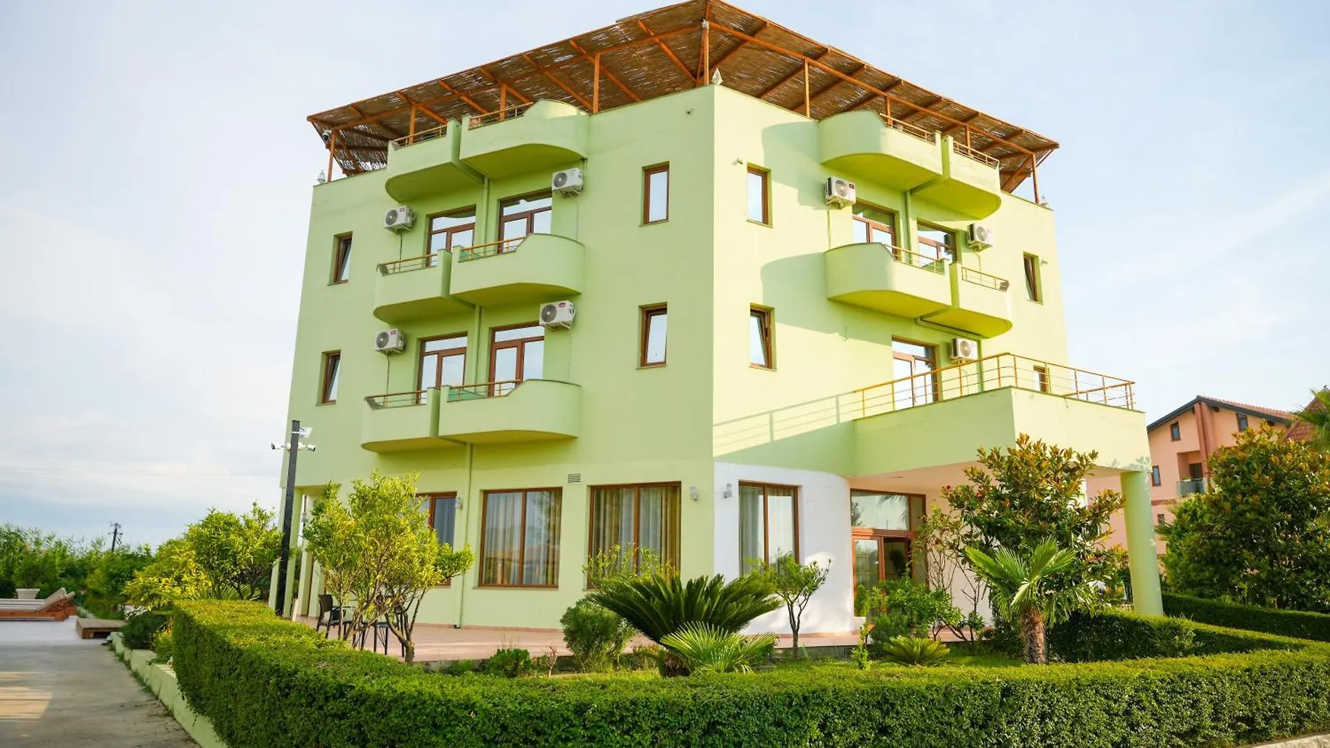 PARADISE Laguna Vain Lezhë Hotel