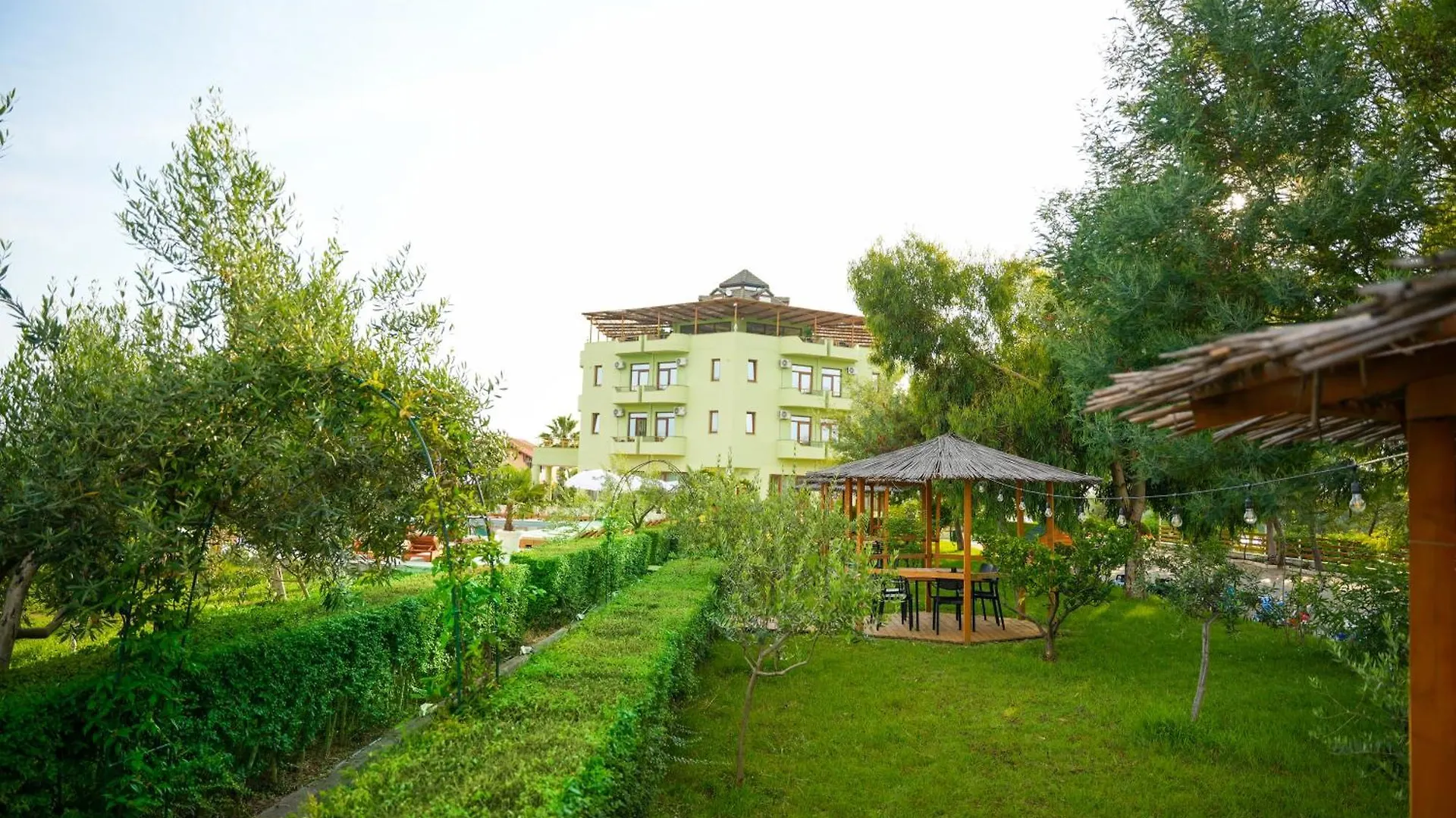 PARADISE Laguna Vain Lezhë Hotel