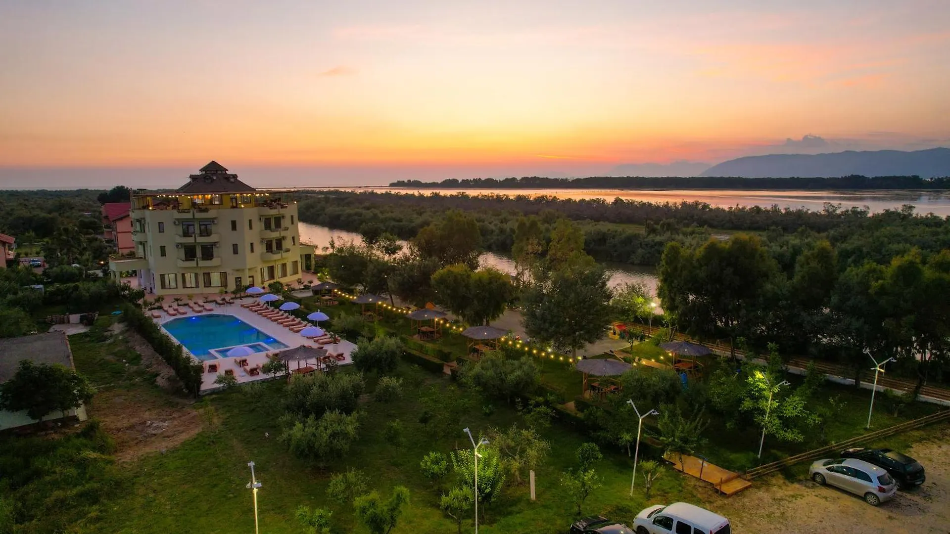 Hotel PARADISE Laguna Vain Lezhë